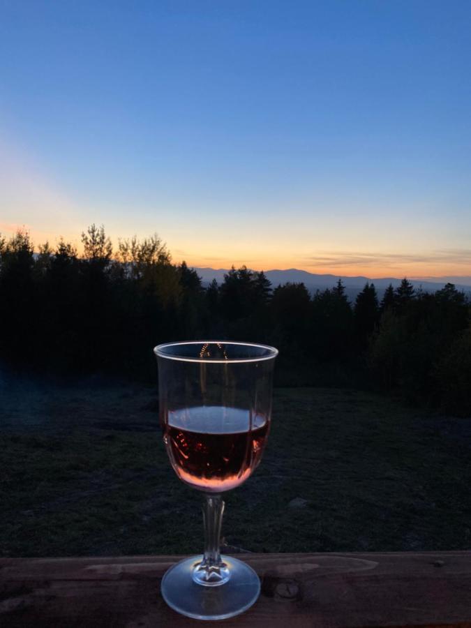 The Sunset будиночок з чаном чан не входить у вартість Zhuraky